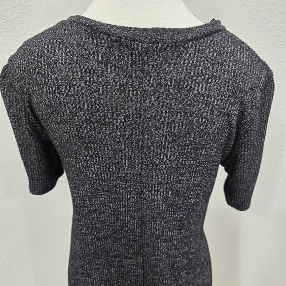 Forever 21 Dark Gray Shor Sleeve Loose Fit Top Size Small - Picture 7 of 8